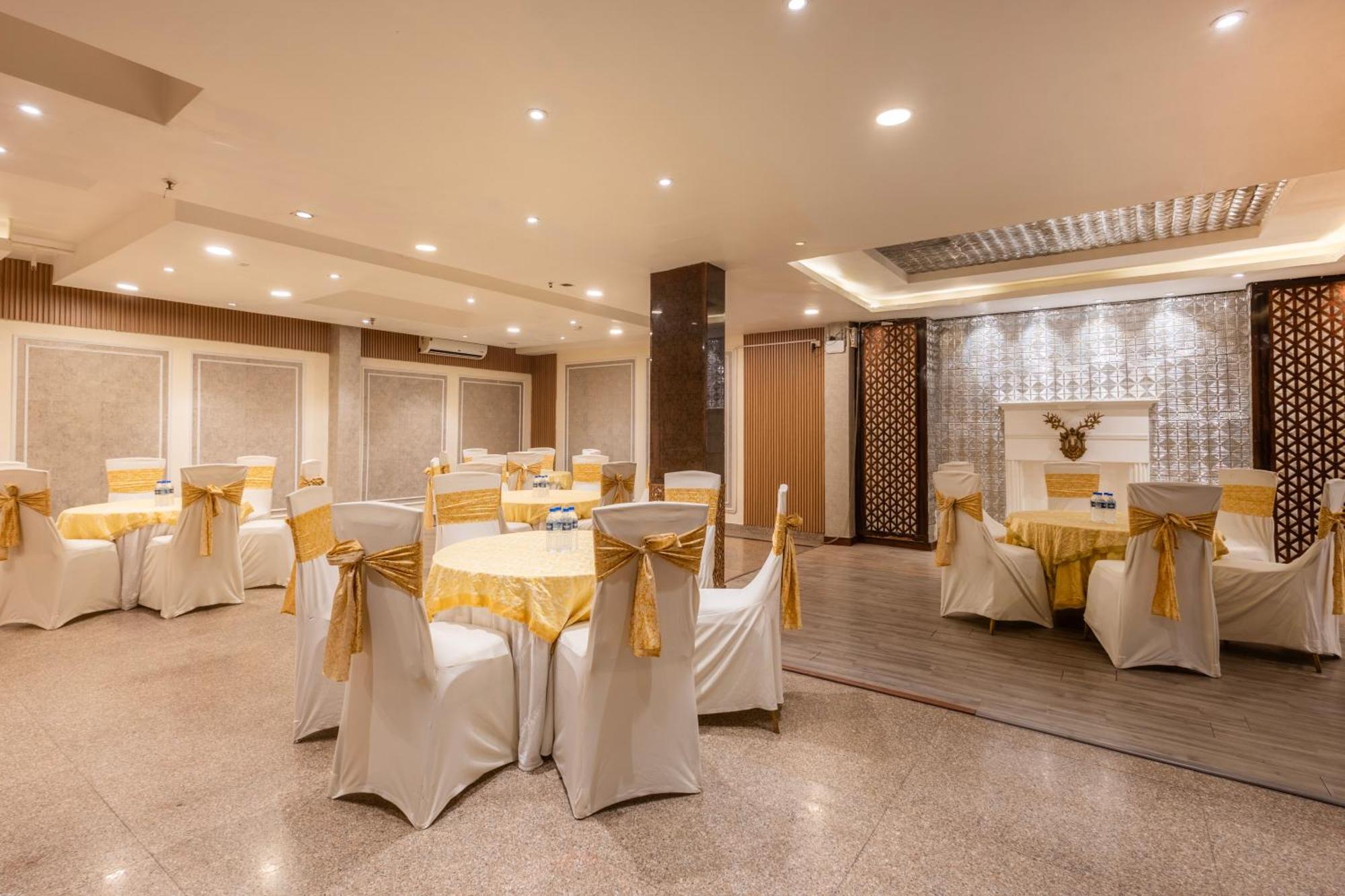 The Orion - Greater Kailash New Delhi Exterior photo