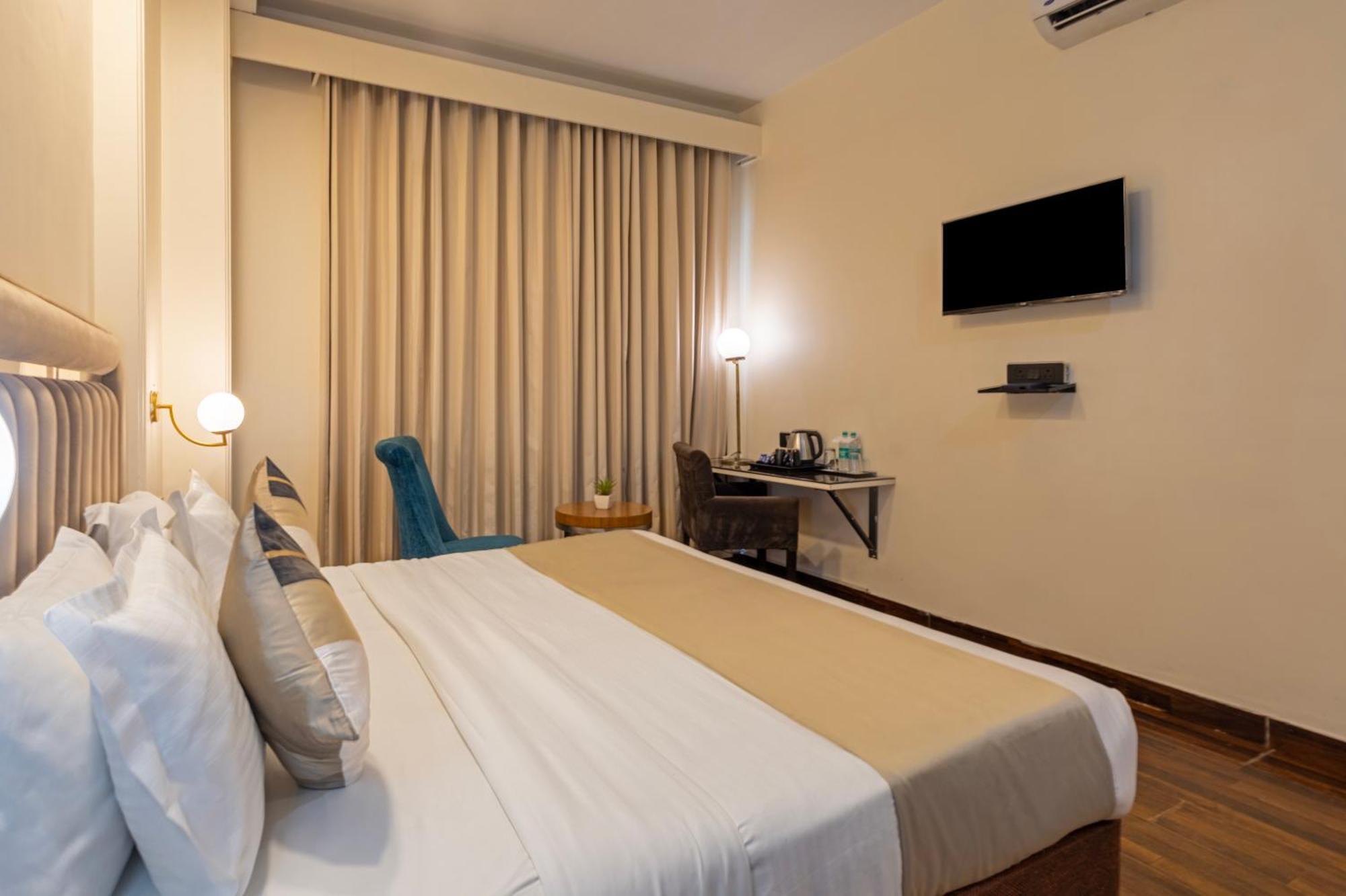The Orion - Greater Kailash New Delhi Exterior photo