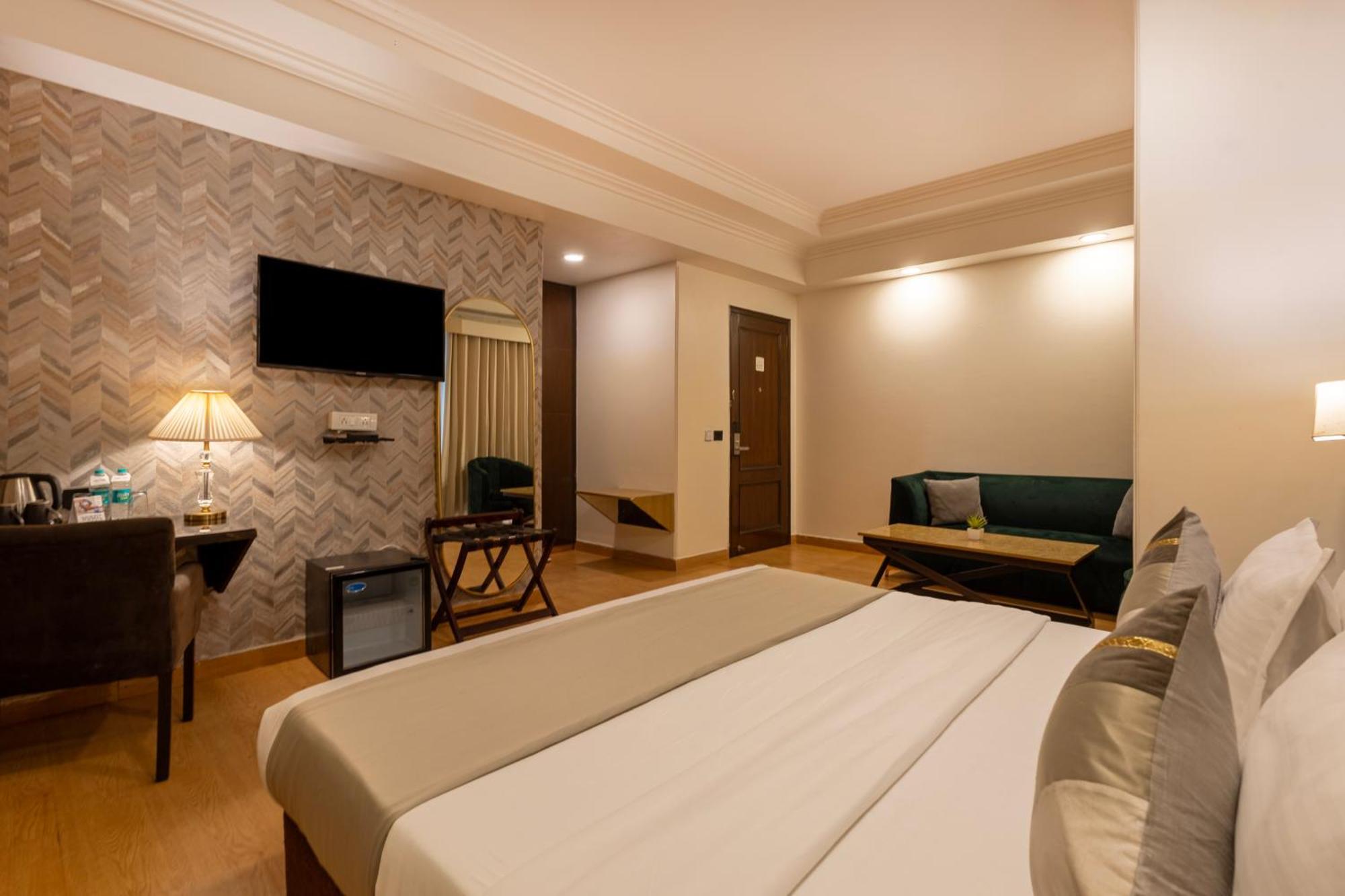 The Orion - Greater Kailash New Delhi Exterior photo